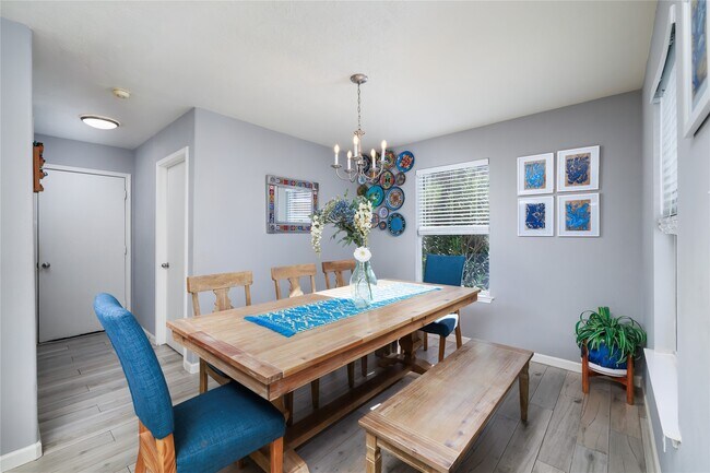 Building Photo - 143 S Vesper Bend Cir