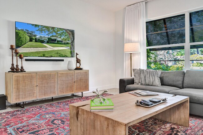 Building Photo - 221 N Swinton Ave