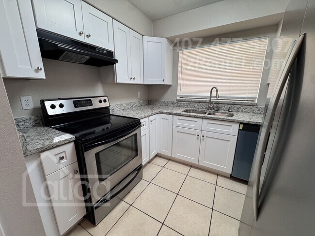 Building Photo - Spacious & Stylish 6BR Home with Modern Up...