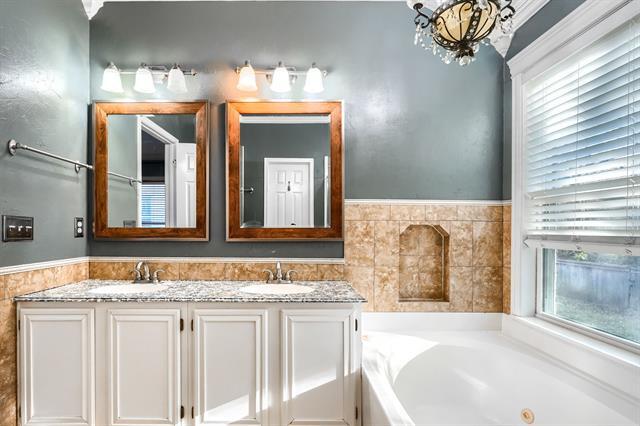 Building Photo - 1813 Newton Dr