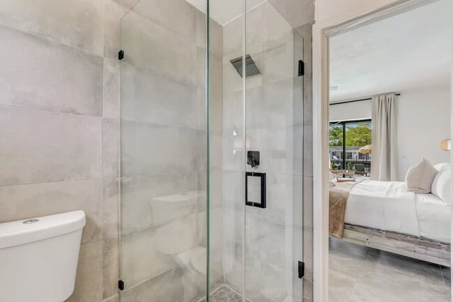 Building Photo - 2325 NE 195th St