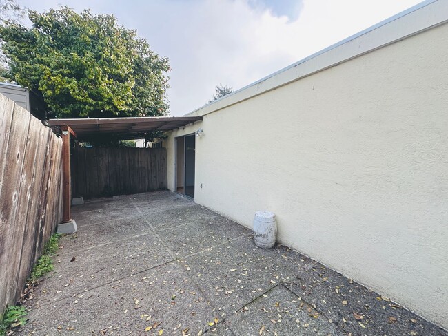 Building Photo - Chabot 4-plex