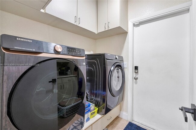 Building Photo - 8931 NW 55th Pl