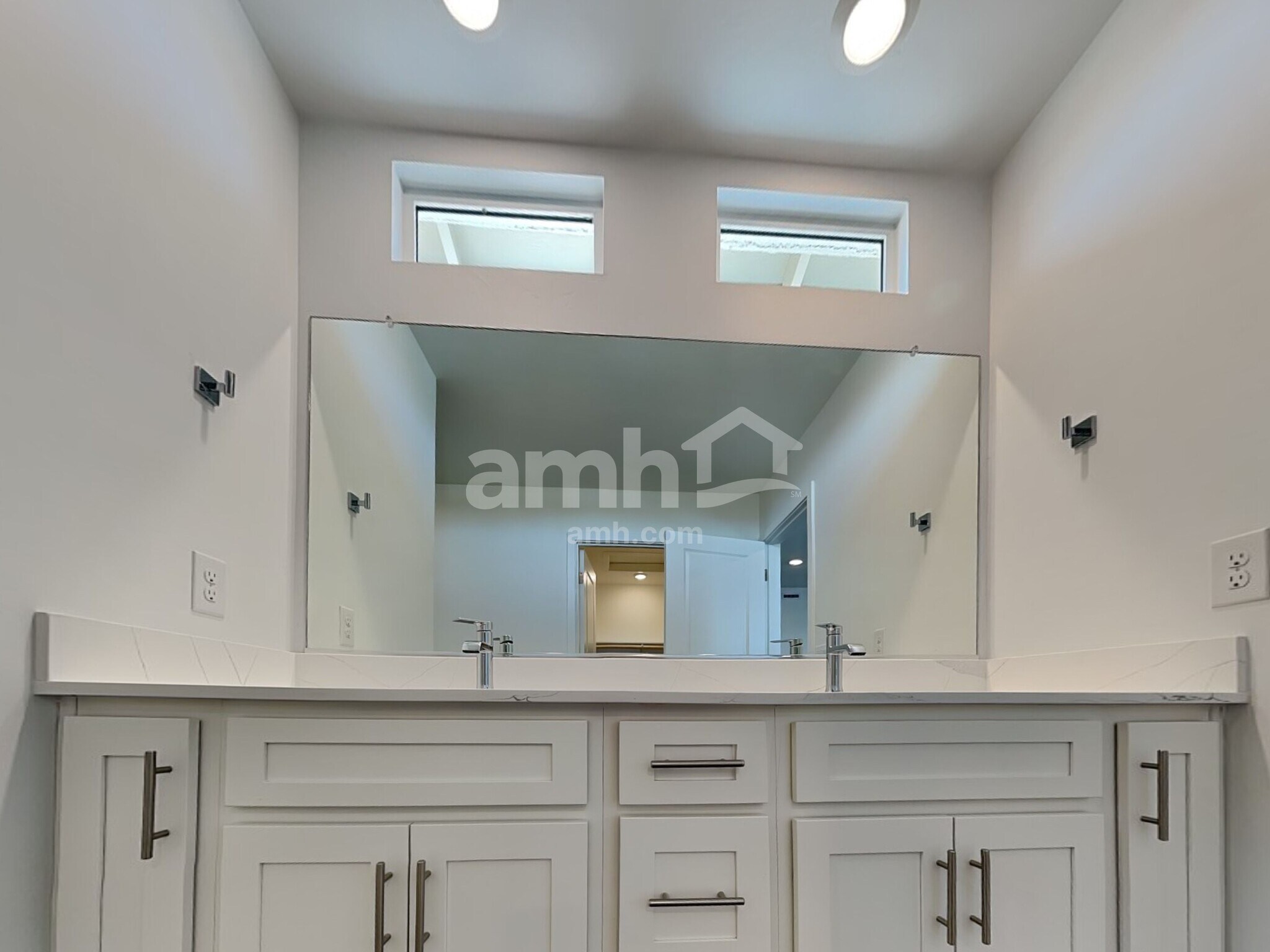 Building Photo - 9677 N Rancho Lozano