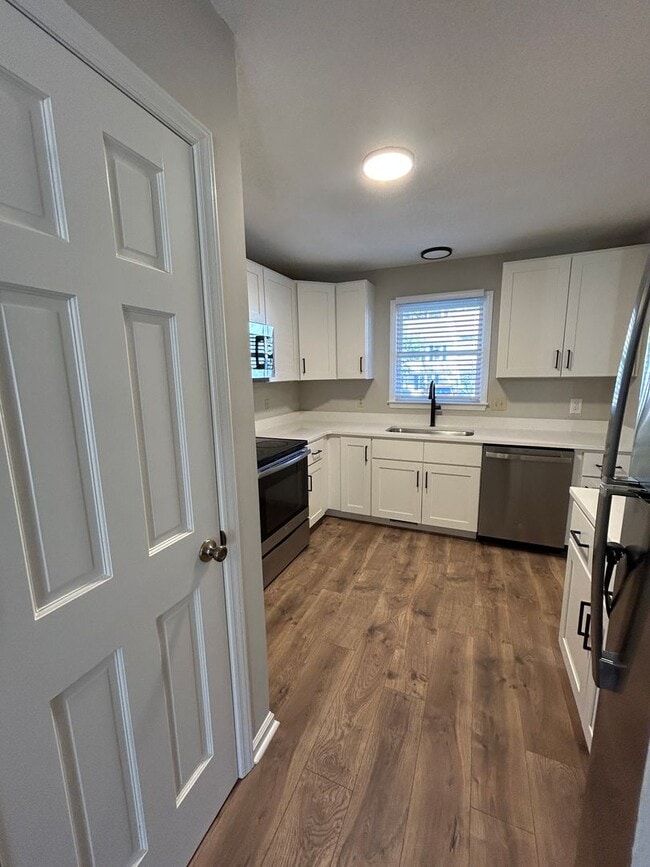 Building Photo - 6528 Thetford Ct