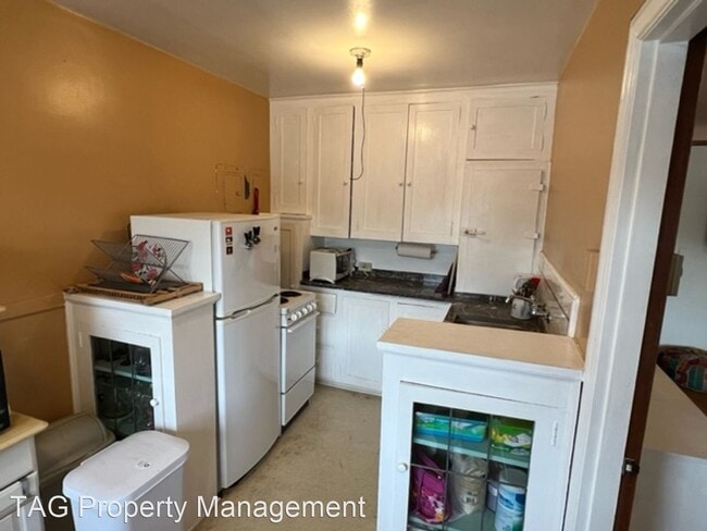 Building Photo - Studio, 1 bath House - 4235 Brooklyn Ave N...