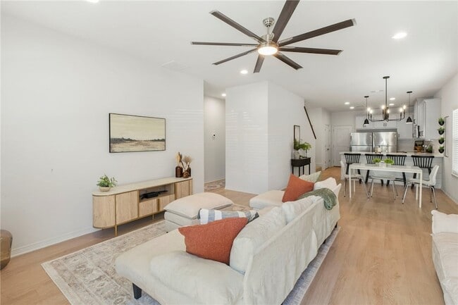 Building Photo - 226 Richards St