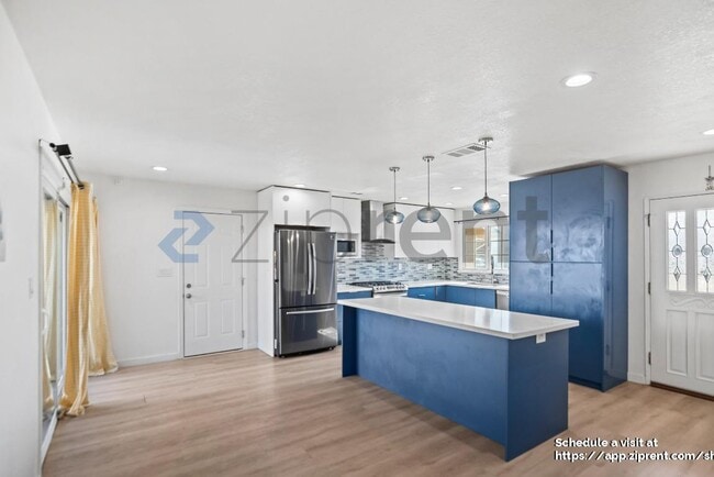 Building Photo - 38440 Farwell Dr