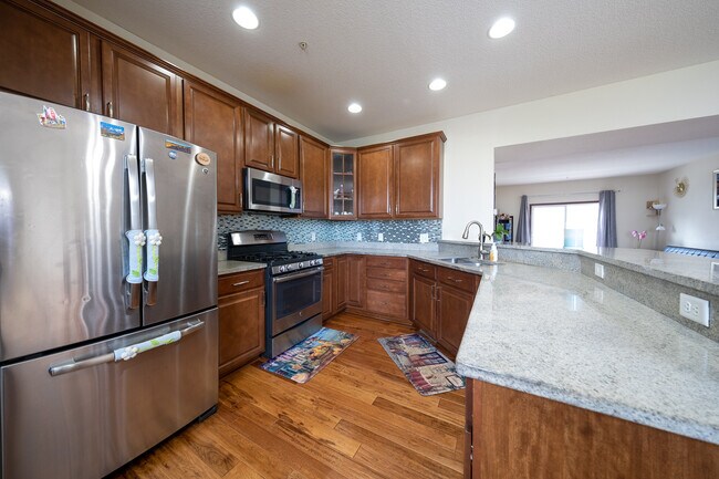 Building Photo - 9570 Jefferson Dr