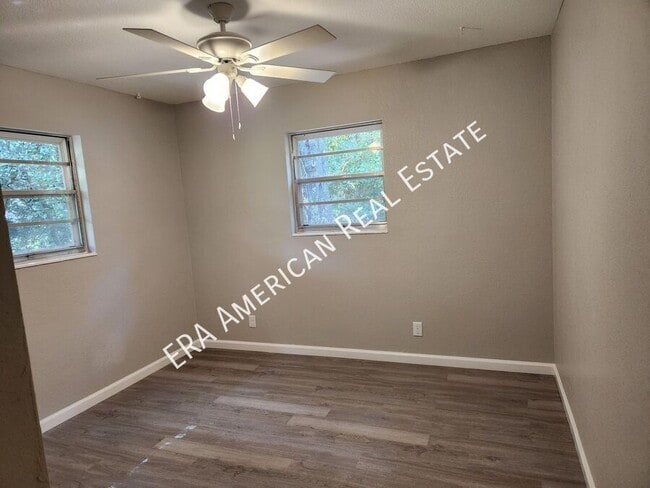 Building Photo - 503 W Griffith Ave