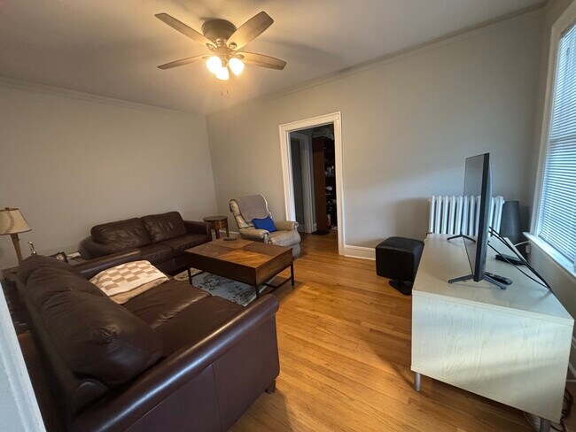 Building Photo - 500 Spring Rd