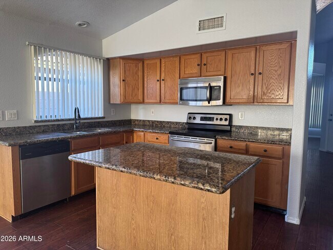 Building Photo - 1710 N 125th Ln