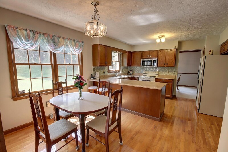 Building Photo - 438 Larkspur Ct