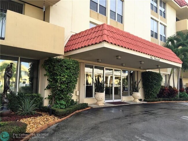 Building Photo - 1000 Spanish River Rd