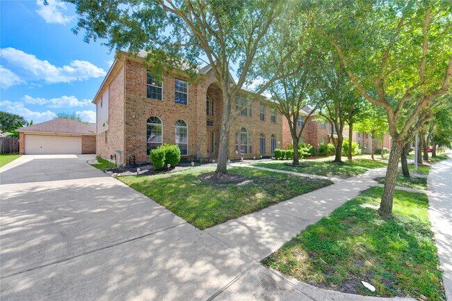 Building Photo - 7323 Sunset Bend Ln