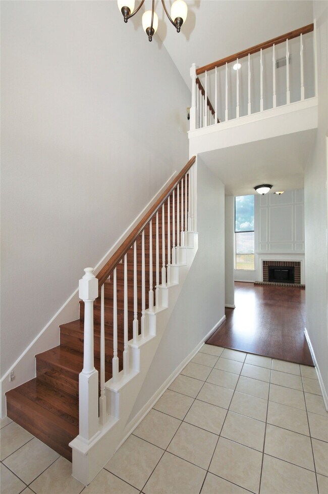 Building Photo - 10419 Pearl Dr