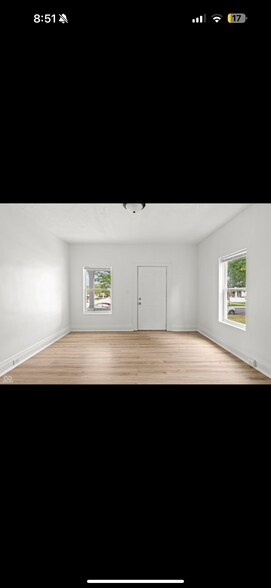 Building Photo - 1029 N Keystone Ave