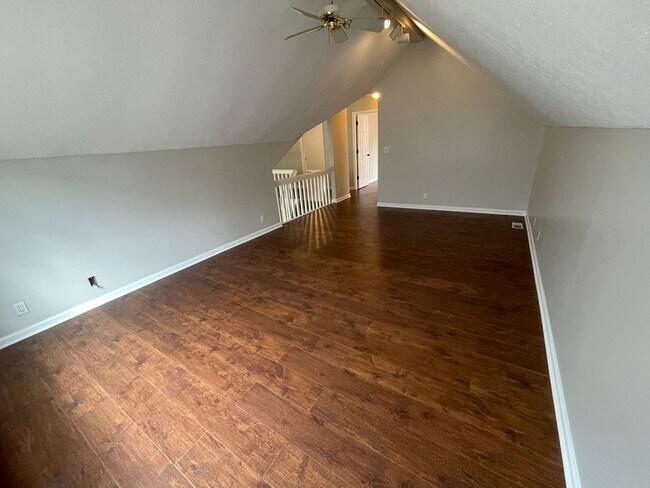 Building Photo - Welcome Home Rent Ready!