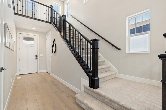 Building Photo - Upscale Home Available in Herriman
