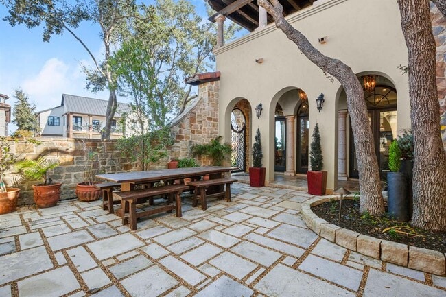 Building Photo - 13240 Villa Montana Way