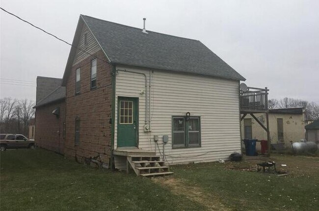 Primary Photo - 130 Soo Ave E