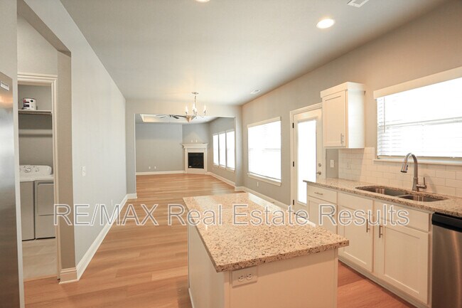 Building Photo - 5911 SW Gentle Winds Ave
