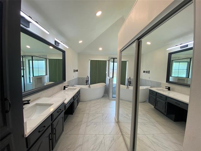 Building Photo - 3736 Solarium Pl