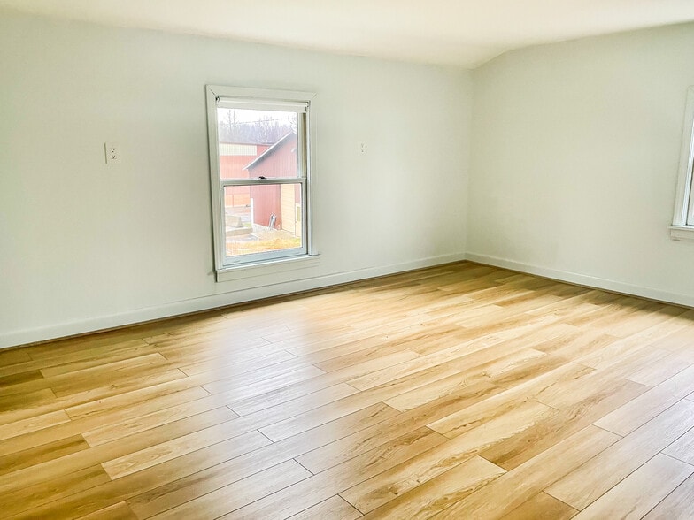 Building Photo - 1699 Main St