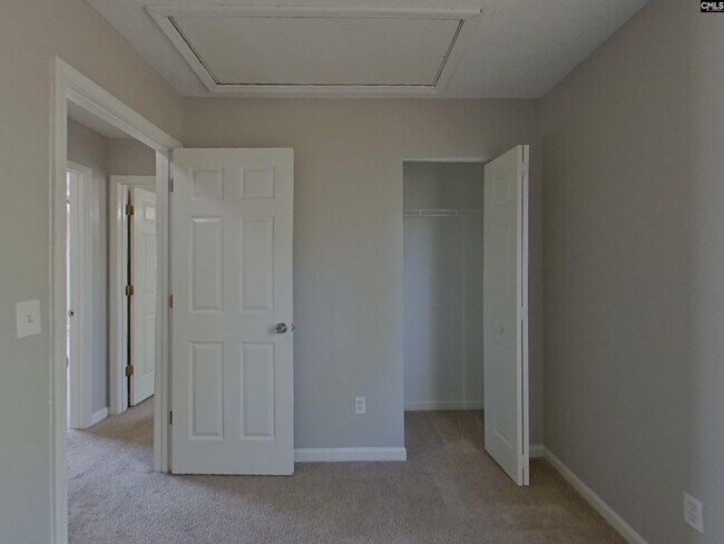 Building Photo - 5 High Glen Ct