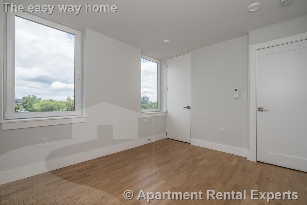 Building Photo - 334 Harvard St