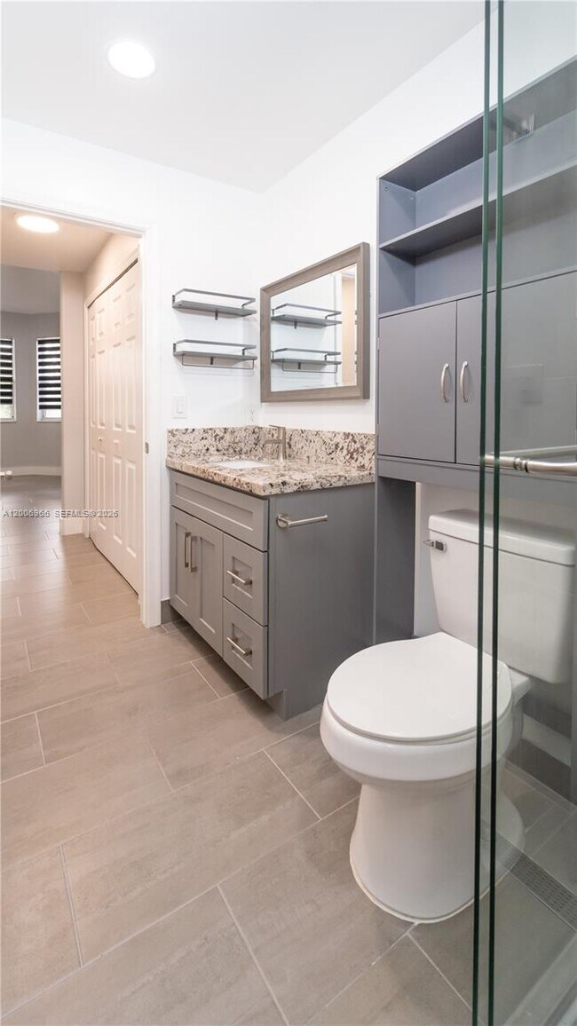 Building Photo - 3515 Shoma Dr