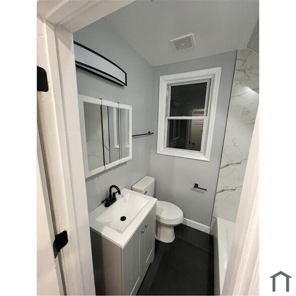 Building Photo - 1926 Naylor Rd SE