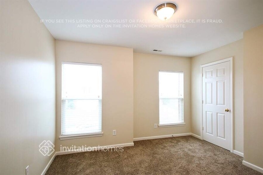 Building Photo - 1002 Bridleside Dr