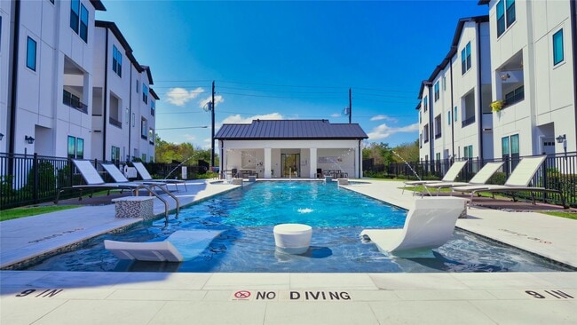 Primary Photo - 2720 Grand Fountains Dr