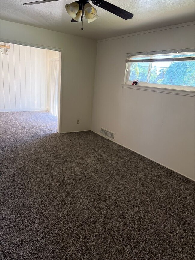 Building Photo - Contemporary Home with a pool near Bullard High School Fresno, CA