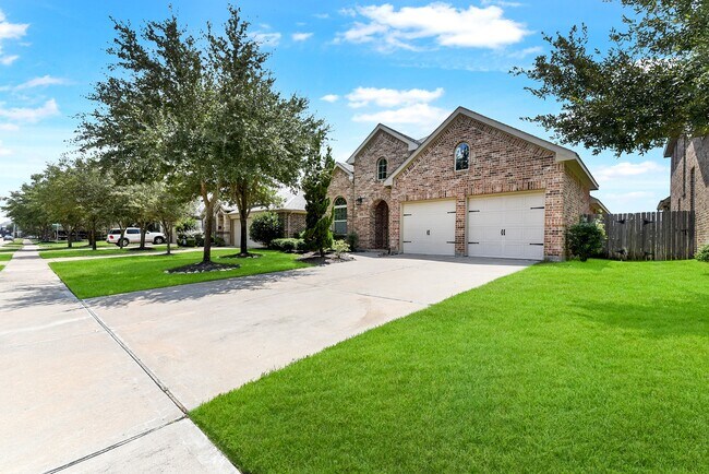 Building Photo - 2226 Falcon Brook Dr