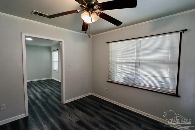 Building Photo - 10 Bertram St