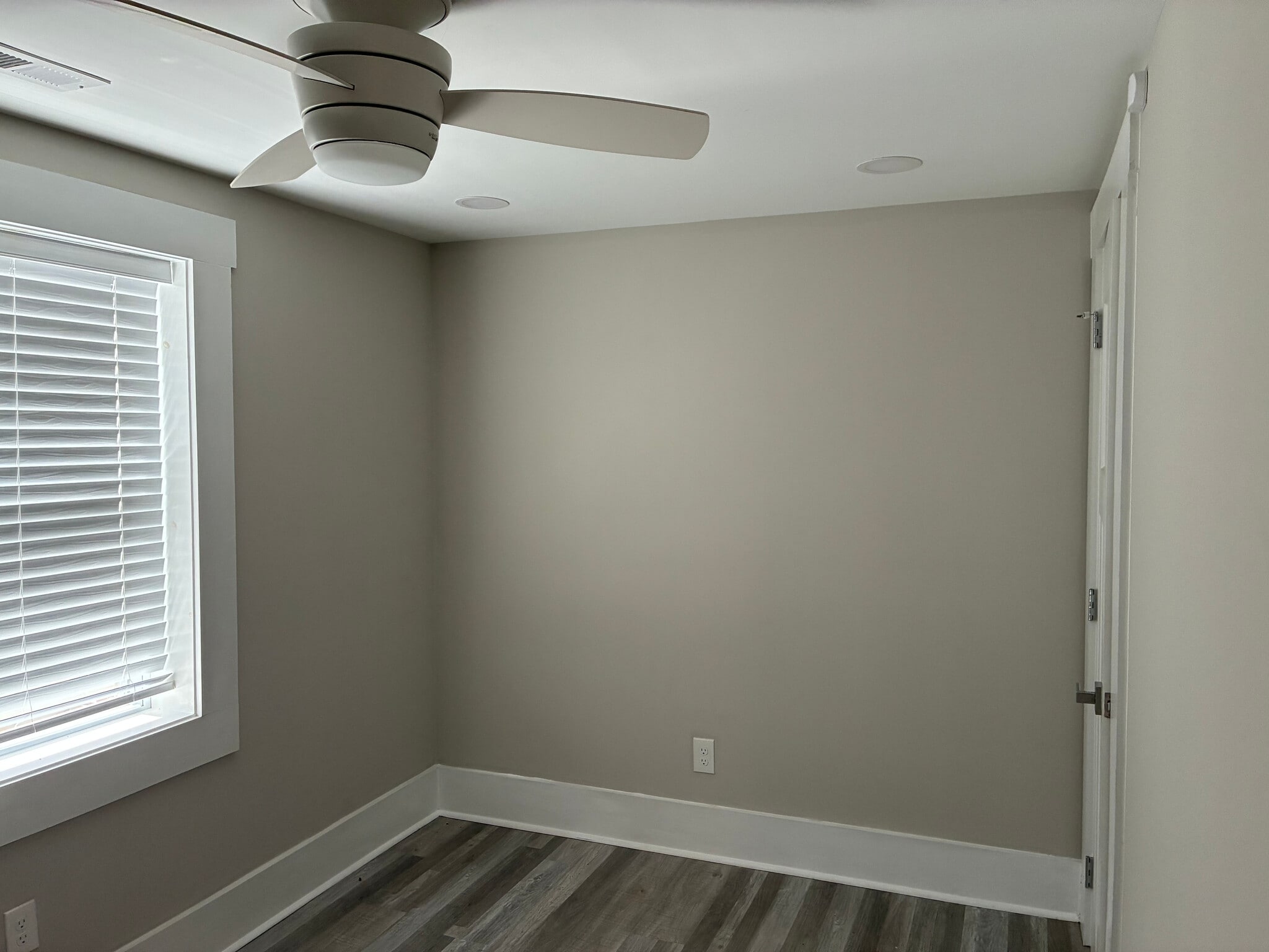 Building Photo - Room in House on Fiske St