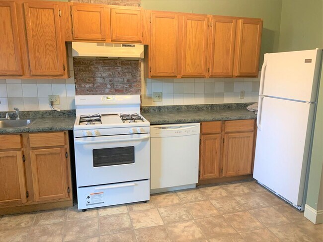 Building Photo - 1077 S Taylor Ave