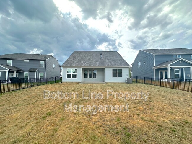 Building Photo - 4487 Fls Lk Dr S W