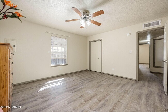 Building Photo - 963 Maple St