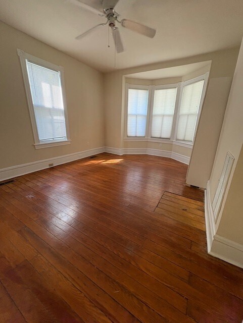 Building Photo - 114 Parsons St