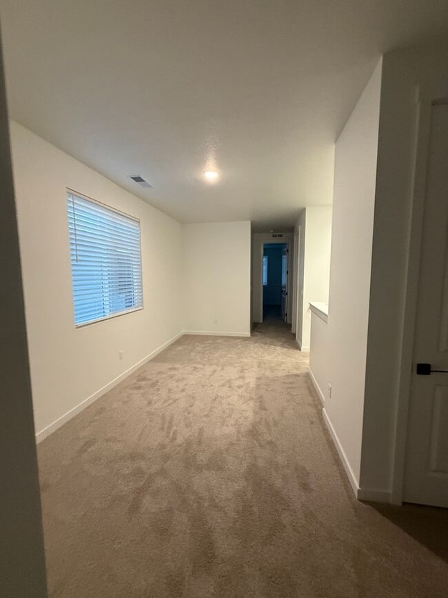 Building Photo - Modern Townhouse for Rent in Desirable Star - 3 Bedroom and 2.5 Bathroom