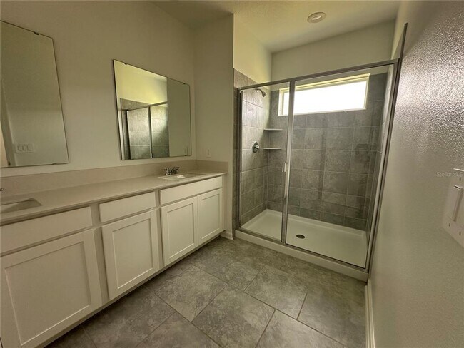 Building Photo - 3170 Laurent Lp