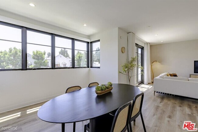 Building Photo - 3 br, 3 bath Condo - 859 S Lucerne Blvd Ap...