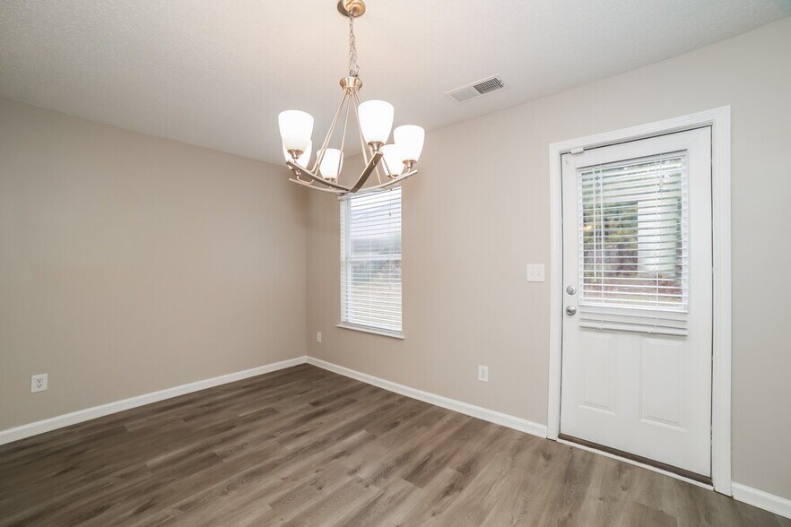 Building Photo - 1036 Sycamore Ln