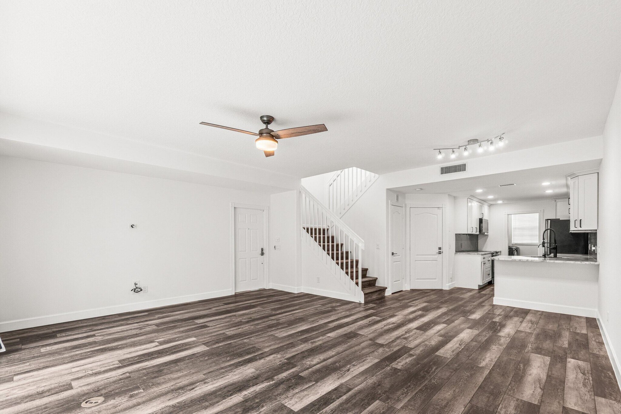 Building Photo - 508 Capistrano Dr
