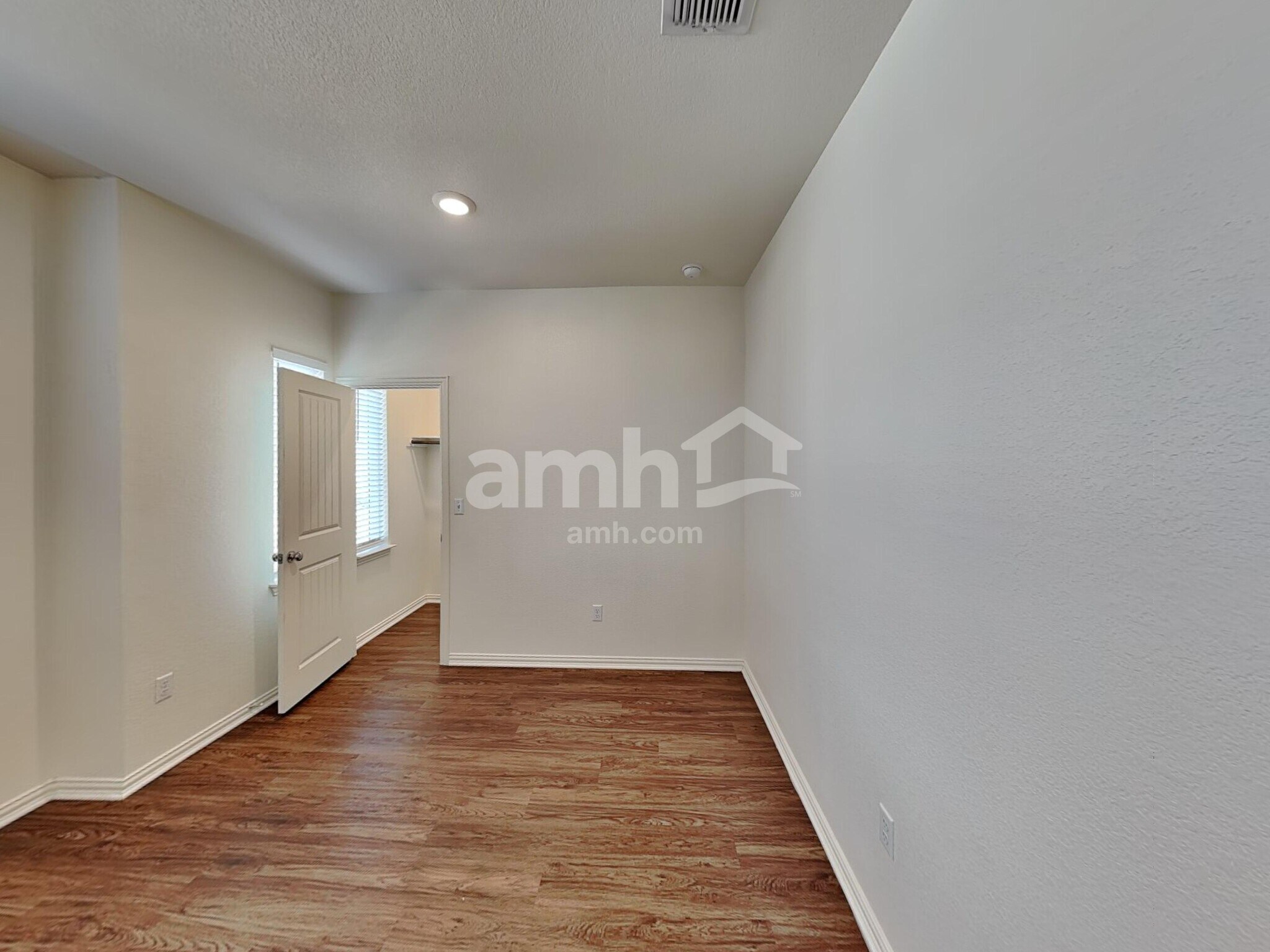 Building Photo - 2726 Wolfcreek