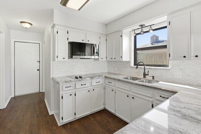 Building Photo - 3721 Avenue R