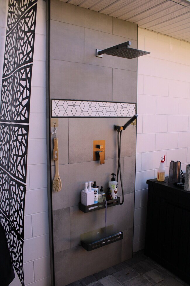 Building Photo - Coastal Elegance Awaits: Stunning 3-Bed, 3-Bath Retreat in Cocoa Beach